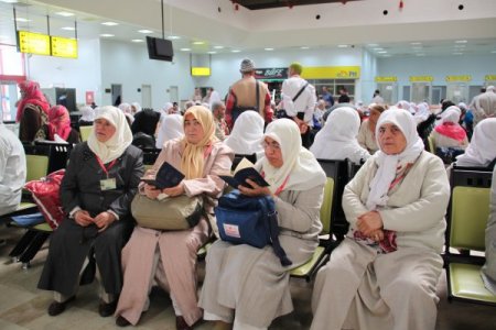 Adana'nın İlk Umre Kafilesi Uğurlandı