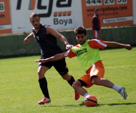 Adanaspor, A2 takımıyla hazırlık maçı yaptı