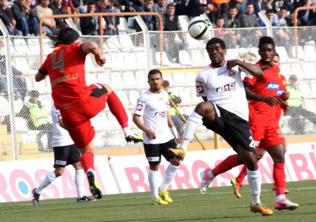 Adanaspor: 2 Göztepe: 1