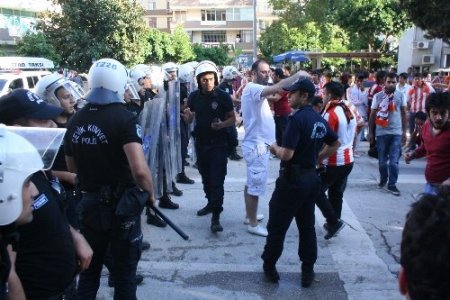 Adanaspor-Manisaspor maçının ardından olay çıktı