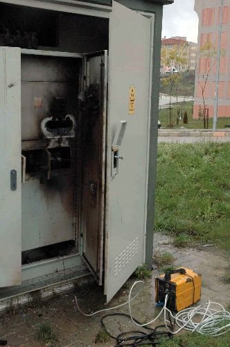 Adapazarı'nda Trafo Patladı: 1 Yaralı
