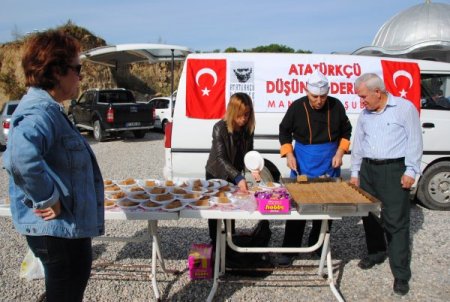 ADD Manavgat Şubesi, Atatürk için mevlit okuttu, helva dağıttı