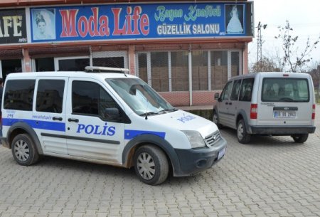 Adı güzellik salonu, faaliyeti sahte bal üretimi