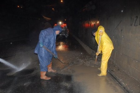 Adıyaman Belediyesi ekipleri sel sonrası temizlik çalışmalarını sürdürüyor