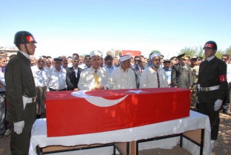 Adıyaman şehidini tekbirlerle uğurladı