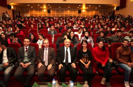 Adıyaman Üniversitesi'nde finaller öncesi moral konseri düzenlendi