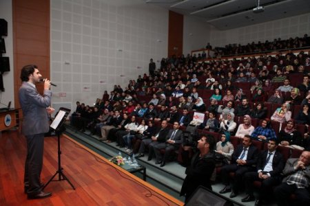 Adıyaman Üniversitesi’nde Serdar Tuncer'le ‘Şiir ve Muhabbet’