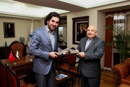 Adıyaman Üniversitesi’nde Serdar Tuncer'le ‘Şiir ve Muhabbet’