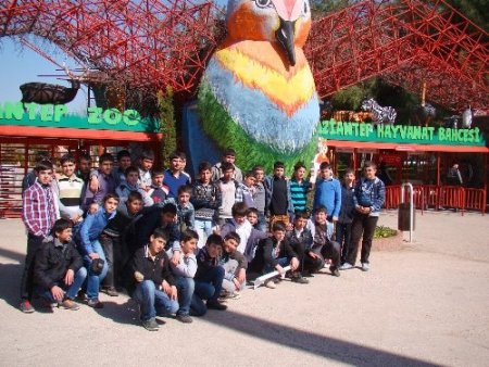 Adıyamanlı gençler şehri ve çevre illeri geziyor