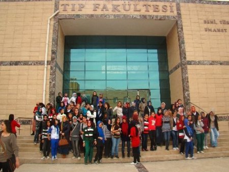 Adıyamanlı gençler şehri ve çevre illeri geziyor