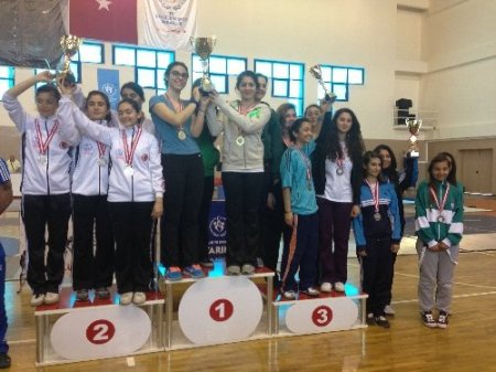 Adıyamanlı Nisanur Özkalaycı Türkiye eskirim şampiyonu oldu