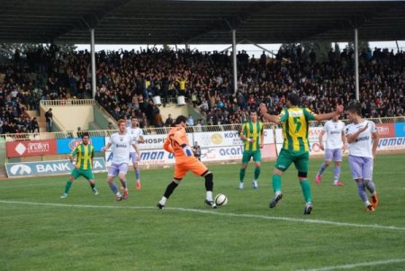 Adıyamanspor taraftarından, milletvekilleri ve Büyükaslan’a istifa protestosu