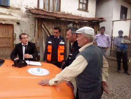 Afetzedelere acil yardım ödenekleri teslim edildi