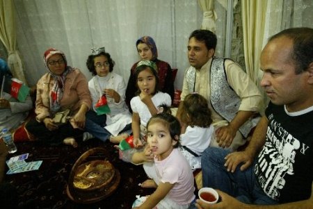 Afgan aileler Kültür Şöleni’nde hasret giderdi