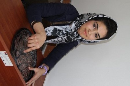 Afgan bayanlar bakır işleme kursu alıyor