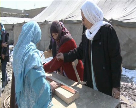 Afgan Kadın Marangozlar Erkeklere Taş Çıkartıyor