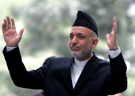 Afgan lideri Karzai, üçlü zirve için Türkiye’ye gitti
