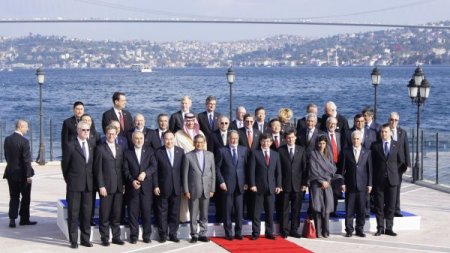 Afganistan Konferansı Katılanlar Aile Fotoğrafı Çektirdi