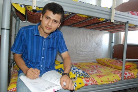 Afganistan Şartları Türkiye’ye Göç Ettirdi, Eğitimde Ailesinin Gururu Oldu