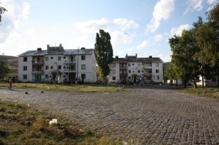 Afganlar, Kars’ta halkın ekmeğine ortak oldu