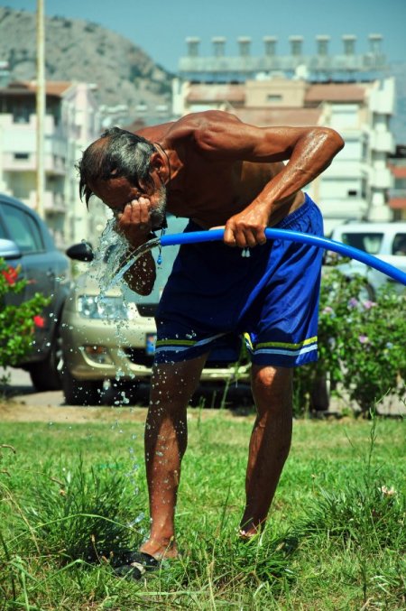 Afrika Sıcağı Kavuruyor, Antalya 46 Dereceyi Gördü