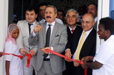 Afrika’nın İlk Türk Diş Hastanesi Açıldı