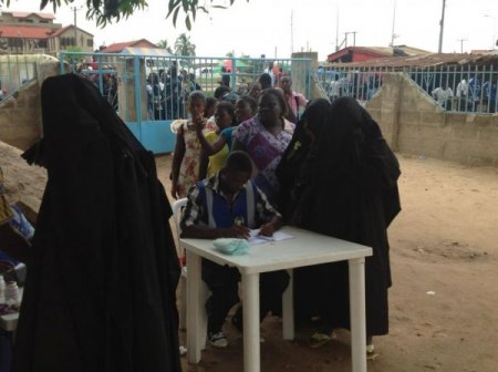 Afrika'nın örnek demokrasisi Gana'da 13 milyon sandığa gitti