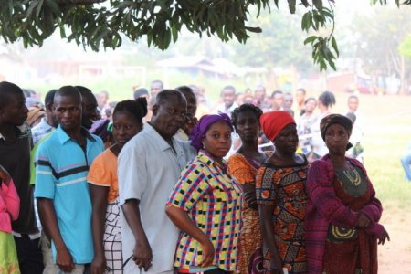 Afrika'nın örnek demokrasisi Gana'da 13 milyon sandığa gitti