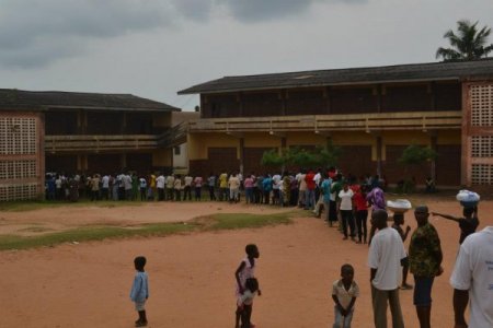 Afrika'nın örnek demokrasisi Gana'da 13 milyon sandığa gitti