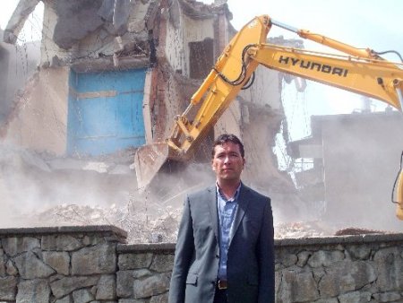 Afyon’da kentsel dönüşüm 35 yıllık binaların yıkımıyla başladı