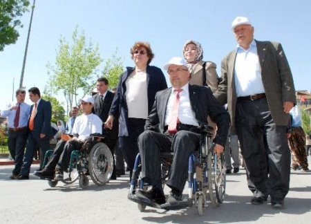 Afyonkarahisar Belediye Başkanı Çoban, Engellilerle Yürüdü
