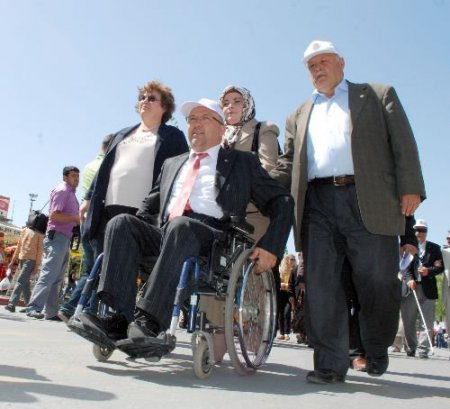 Afyonkarahisar Belediye Başkanı Çoban, Engellilerle Yürüdü
