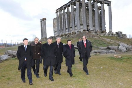 Afyonkarahisar Ve Eskişehir Valileri Tarihi Borsada Gong Vurdu