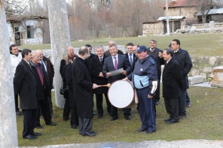 Afyonkarahisar Ve Eskişehir Valileri Tarihi Borsada Gong Vurdu