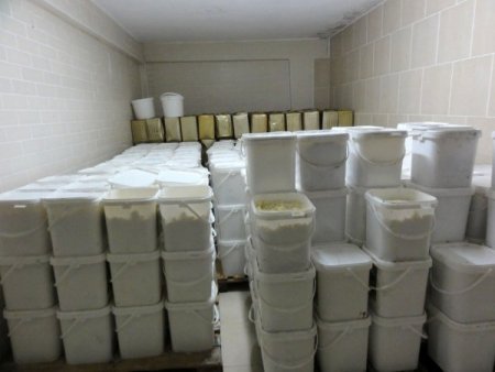 Afyonkarahisar’da 11 ton bozuk gıda ele geçirildi