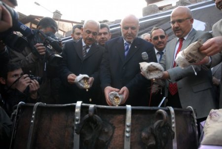 Afyonkarahisar’da 40 hatimli 40 bin kap şifalı aşurenin duası yapıldı