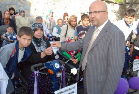 Afyonkarahisar'da 85 Engelli Vatandaş Akülü Arabasına Kavuştu