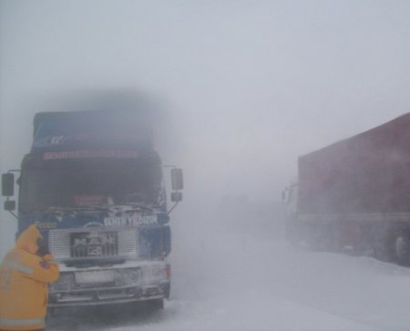 Afyonkarahisar’da Dün Kapanan Yol Hala Açılamadı