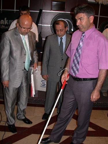 Afyonkarahisar'da Görme Engellilere Beyaz Baston Ve Konuşan Saat