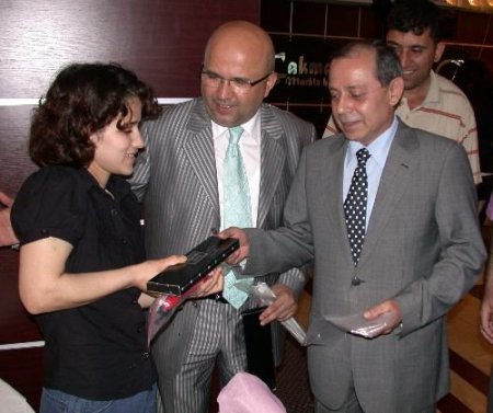 Afyonkarahisar'da Görme Engellilere Beyaz Baston Ve Konuşan Saat