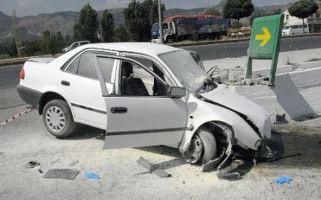 Afyonkarahisar'da Trafik Kazası: 3 Ölü, 2 Yaralı
