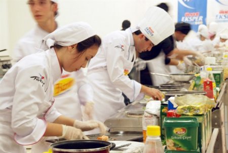 Afyonkarahisar'daki yemek yarışması büyük ilgi gördü