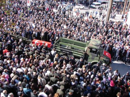 Afyonkarahisarlı şehit Denizli’de toprağa verildi