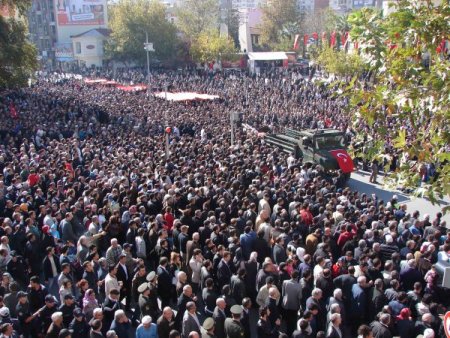 Afyonkarahisarlı şehit Denizli’de toprağa verildi