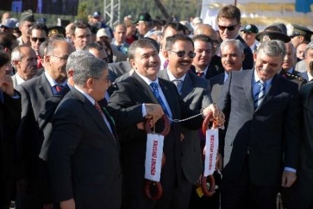 Afyonlu Bakan Eroğlu'na Kayserililerden Sucuk Sürprizi