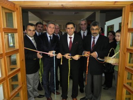 Ağaç oyma, web tasarımcılığı ve fotoğraf sergisi açıldı