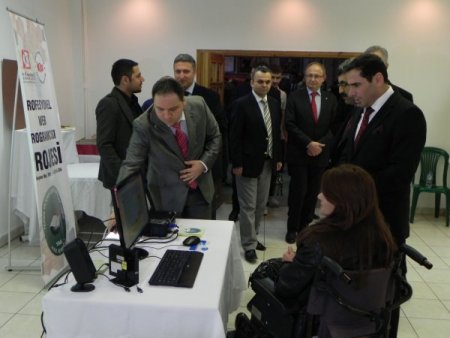 Ağaç oyma, web tasarımcılığı ve fotoğraf sergisi açıldı