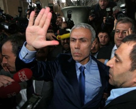 Ağca, Geceliği 540 Avro'ya Kalıyor