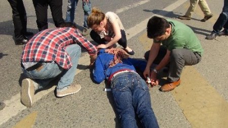 Ağır yaralı genç, kaza mahallinden kaçmak istedi