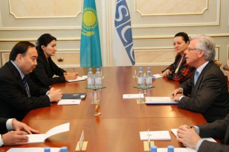 Agit Ulusal Azınlıklar Yüksek Komiseri Vollebaek, Astana'da